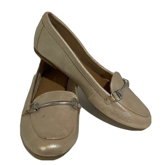 American‎ Eagle Girl’s Shimmering Faux Leather Gold Loafer Size 4 - Picture 1 of 7
